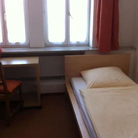 מלון Zum Buegeleisen