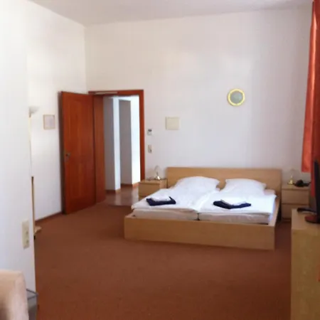 מלון Zum Buegeleisen דיסבורג