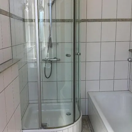 Zum Bügeleisen