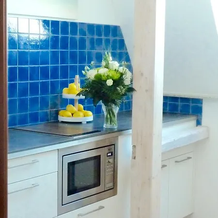 מלון Zum Buegeleisen 3*