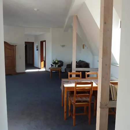 מלון Zum Buegeleisen