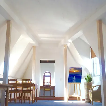 מלון Zum Buegeleisen 3*