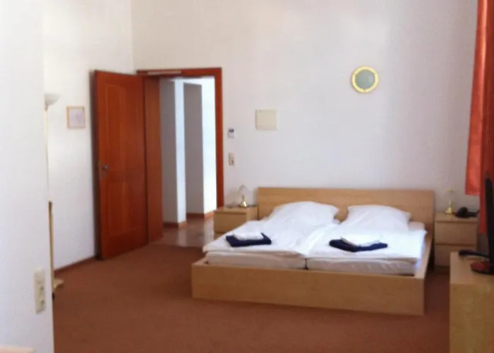 Otel Zum Buegeleisen Duisburg