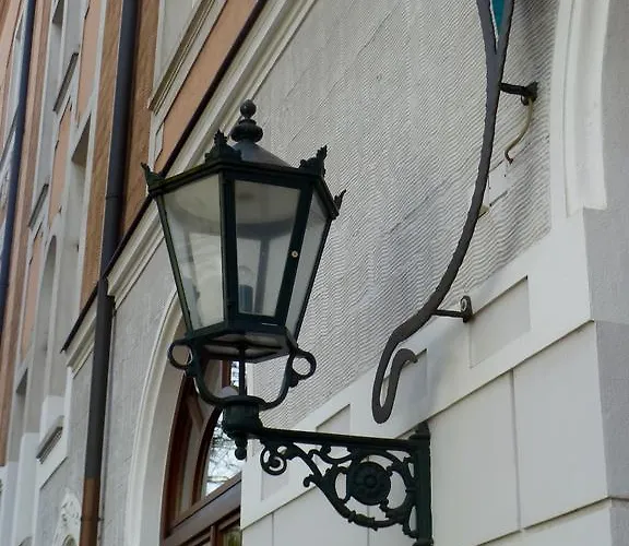 Zum Buegeleisen Otel