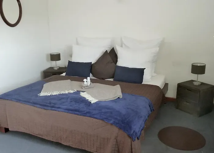 Zum Buegeleisen מלון 3*